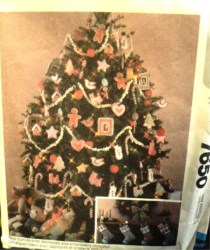 7650 GINGERBREAD, TREE,TRAIN,HEART, SNOWMAN, DOVE ORNMNT PATTERN